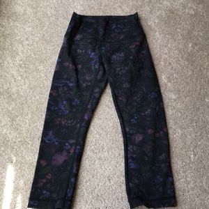 Size 4 lululemon yoga pants. Good condition.